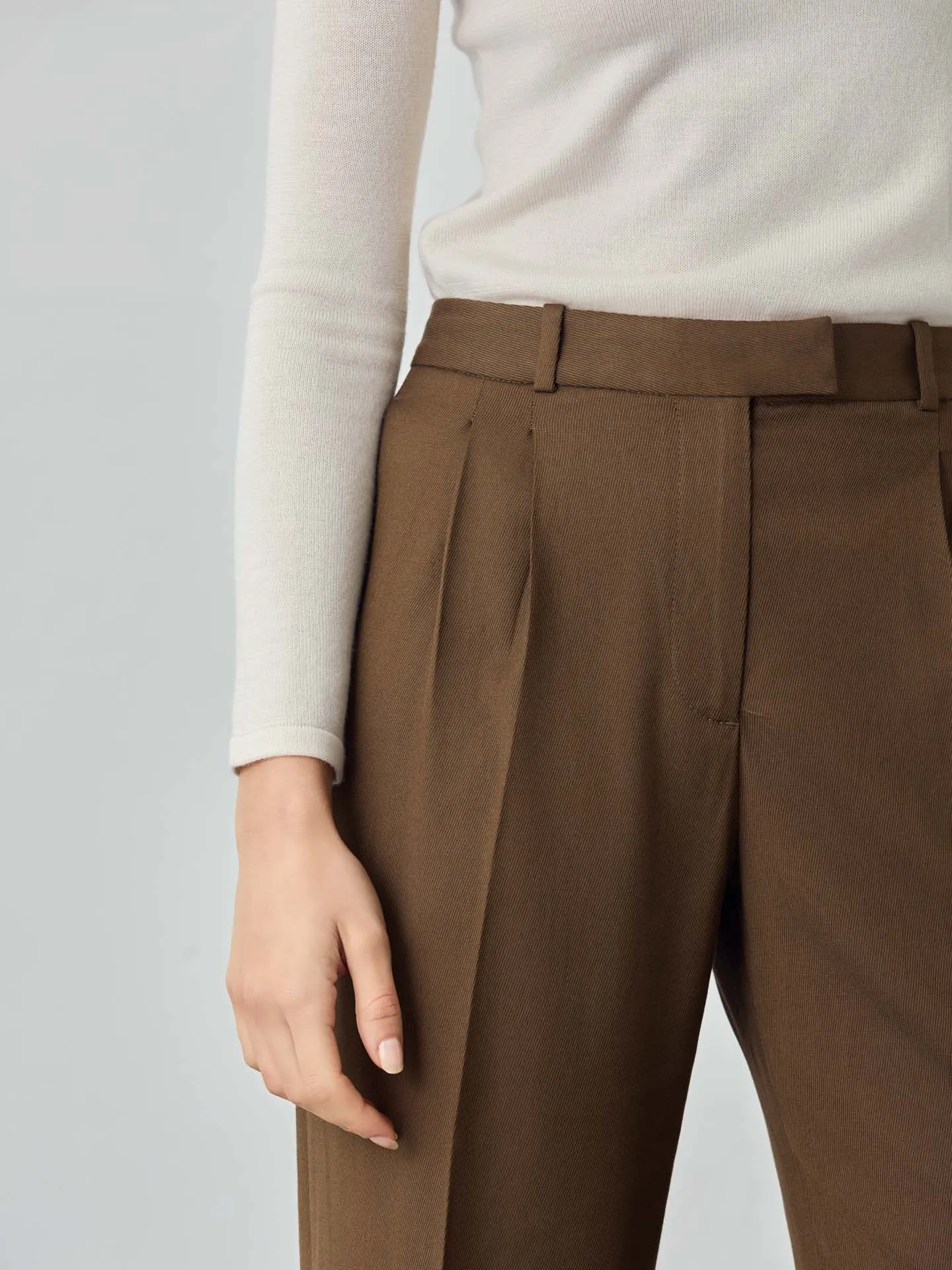 Loose Fit Trousers In Viscose Blend With Pleats