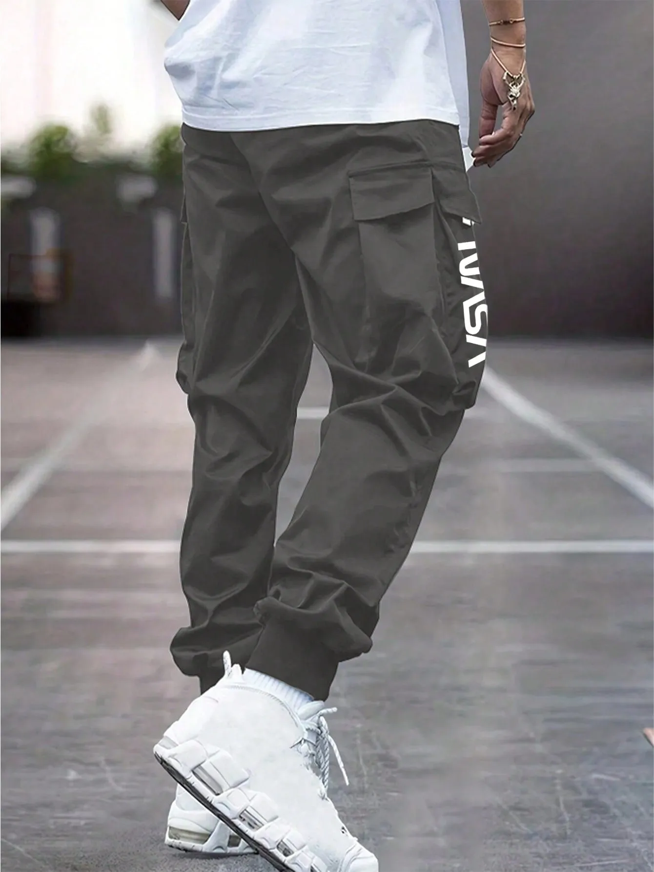 Men's Letter Print Cargo Pants With Multiple Pockets