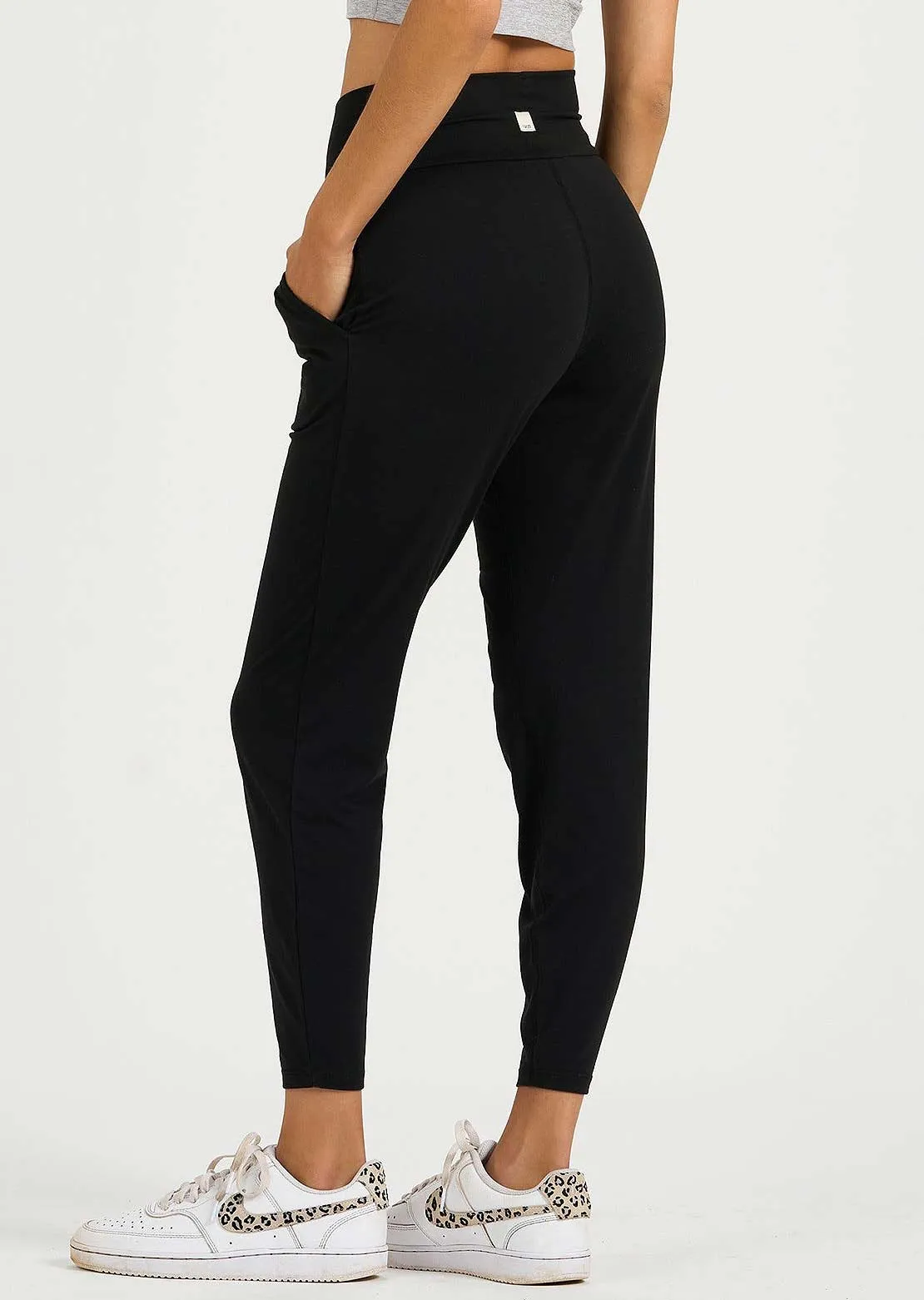 Vuori Women's Lux Harem Pants